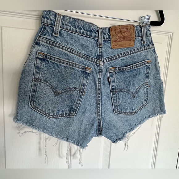 π©΅ Leviβs Vintage 550 Shortsπ©΅ - Picture 10 of 16